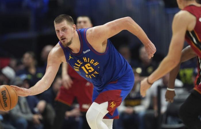 La star des Nuggets Nikola Jokic et l’entraîneur Michael Malone ratent le match contre les Pélicans pour des raisons personnelles