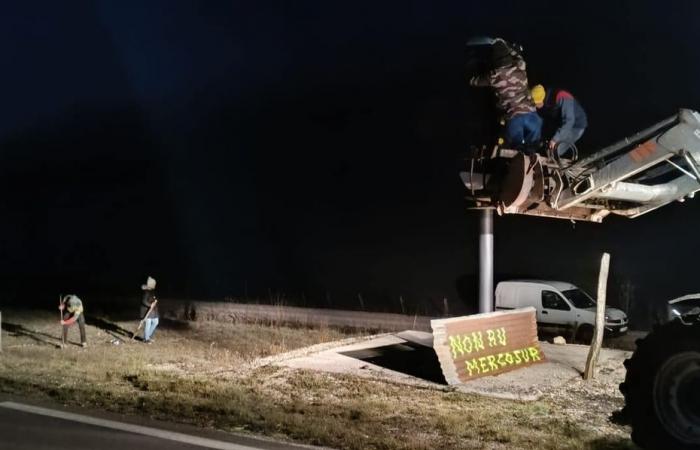 “Nous ne voulons pas voir la viande ou les céréales arriver à moitié prix”, opposés au traité du Mercosur, les agriculteurs du Doubs couvrent des dizaines de radars