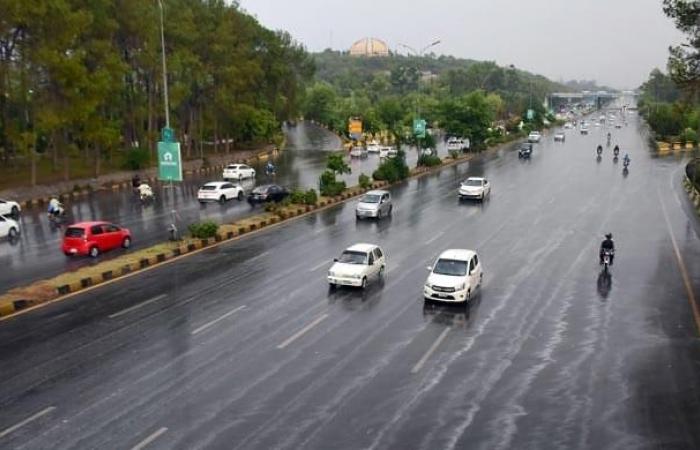 La pluie dissipe le ciel brumeux d’Islamabad