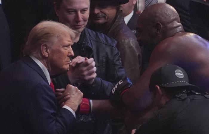 Donald Trump acclamé dans le combat contre Jon Jones