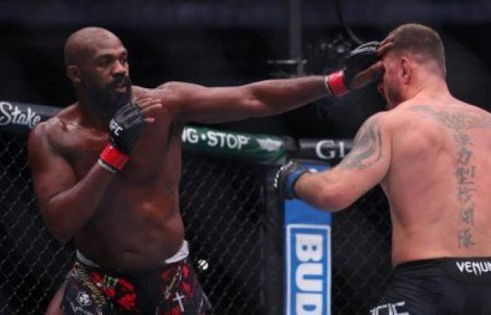 Jones assomme Miocic et garde sa ceinture