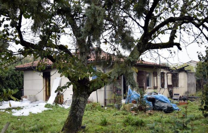 Une maison d’habitation entièrement détruite après un incendie, aucun blessé n’a été signalé