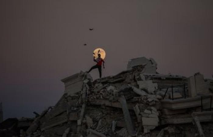 EN IMAGES. La Lune du Castor, la dernière « super Lune » de l’année, a illuminé le ciel du monde entier