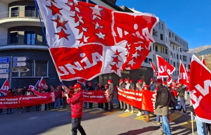 1000 manifestants rassemblés pour de meilleurs salaires