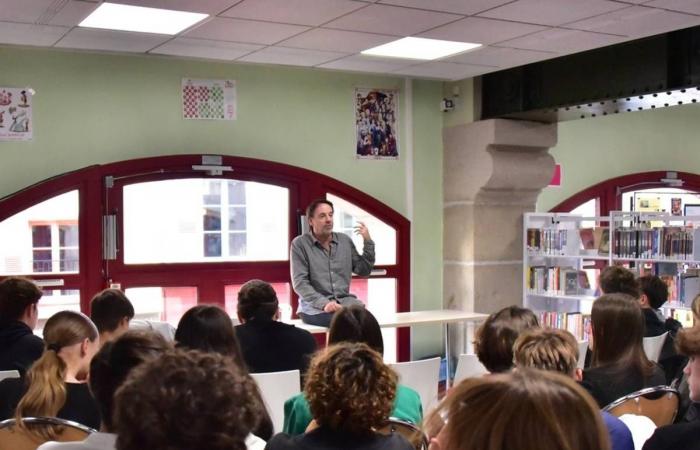 Michel Bussi, l’auteur aux 12 millions de livres vendus, à la rencontre des lycéens du Puy-en-Velay