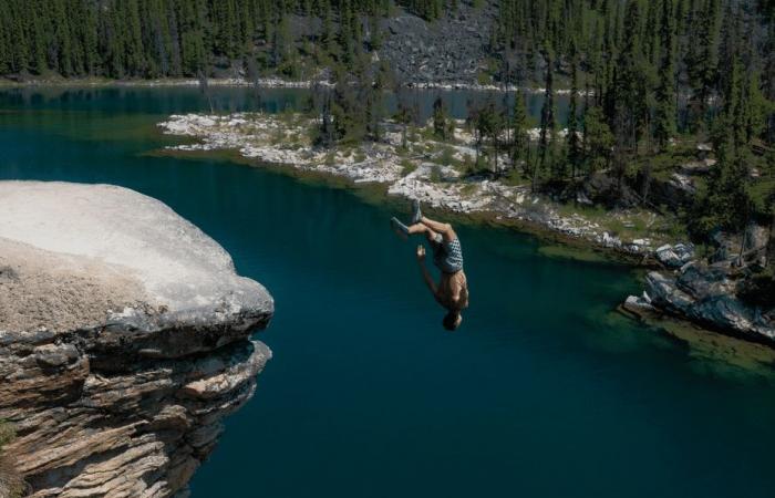 EN IMAGES. “Dans les airs, il y a un moment de plaisir !”, fan de saut de falaise, il saute depuis les plus belles cascades du monde