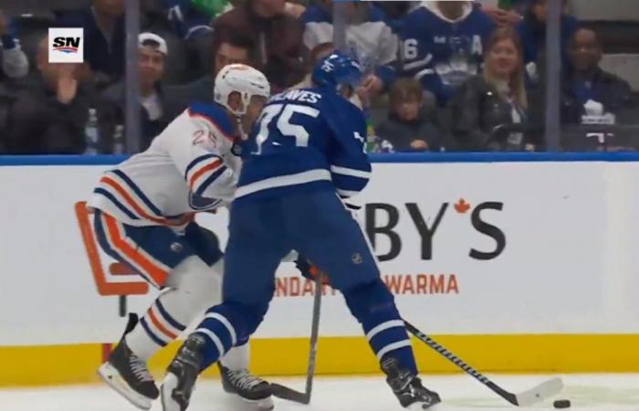 Ryan Reaves expulsé du match pour un violent coup d’épaule à la tête