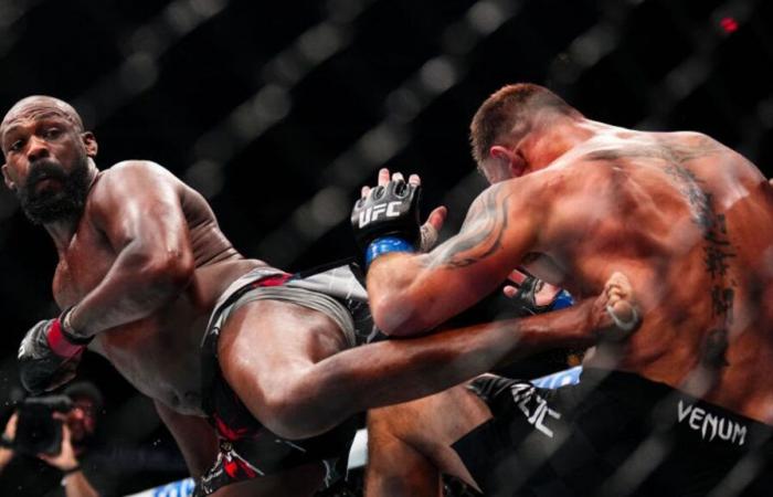 Jon Jones élimine son compatriote américain Stipe Miocic avec un superbe coup de pied arrière pour conserver la couronne des poids lourds de l’UFC