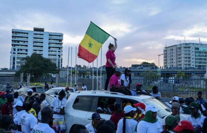 Les Sénégalais élisent leurs députés, mettant le pouvoir en jeu