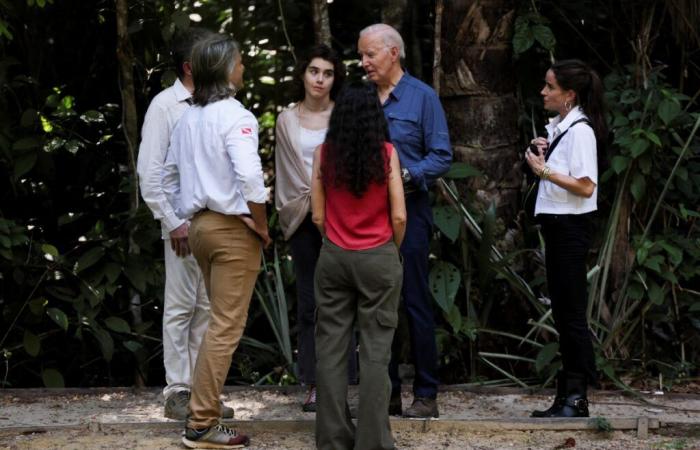 Biden visite la forêt amazonienne en route vers le sommet du G20 à Rio