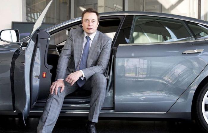 Les autocollants contre Elon Musk sur Tesla se répandent !