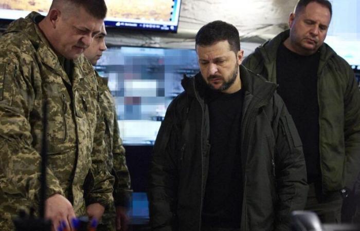 Volodymyr Zelensky dit s’être rendu sur la ligne de front à Pokrovsk ; au moins dix morts à Odessa après une attaque russe