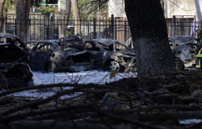 Guerre en Ukraine | Moscou met en garde contre une escalade, Zelensky au front