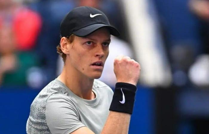 L’Italien Jannik Sinner continue de dominer le classement ATP