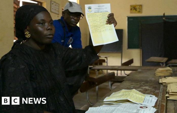 Pastef revendique une large victoire aux législatives