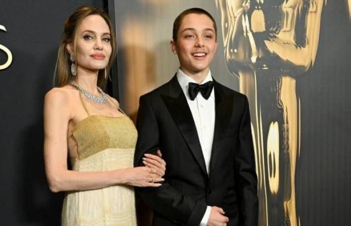 Angelina Jolie stupéfie aux Governors Awards avec son fils Knox Jolie-Pitt