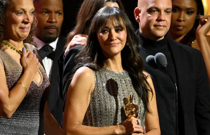 Rashida Jones a rendu hommage à son père Quincy Jones lors des Governors Awards et il est difficile de ne pas s’étouffer