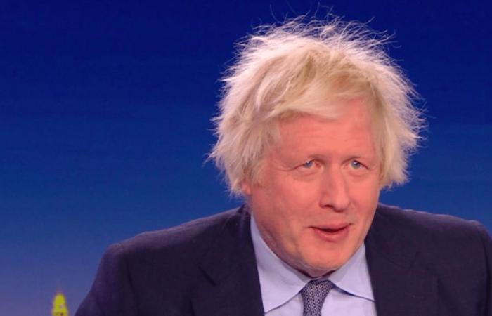 “Quand j’étais Premier ministre, (…) nous avons lancé un vaste programme de recrutement d’infirmières”, se défend Boris Johnson