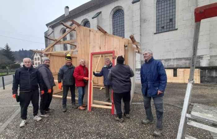 Damprichard (25) Une équipe de retraités monte le village de Noël