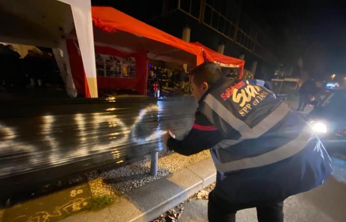 un camp devant la Métropole de Lyon pour plus de postes et de moyens