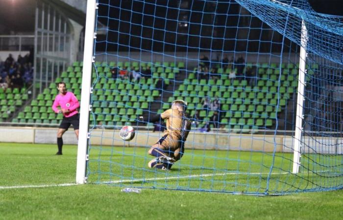 Football. Penalty décisif arrêté pour Victor Pelleray, contre le mur de l’AS Cherbourg