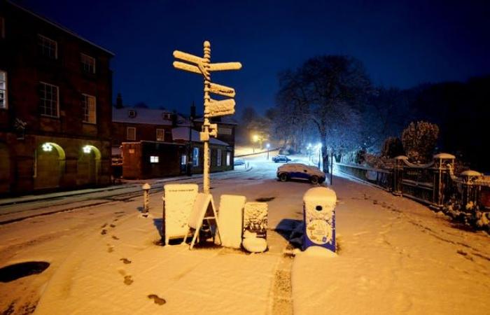 Le Royaume-Uni frissonne alors que le temps neigeux arrive