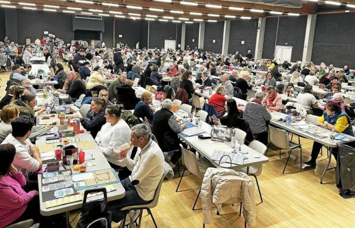 A Caudan, les fans de Johnny rassemblent 500 joueurs pour leur loto