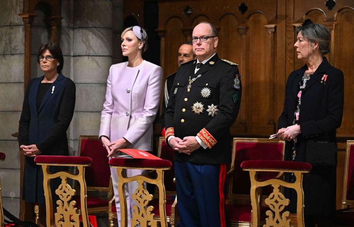 La famille princière réunie autour d’Albert II et de Charlène à la Cathédrale de Monaco pour la fête nationale