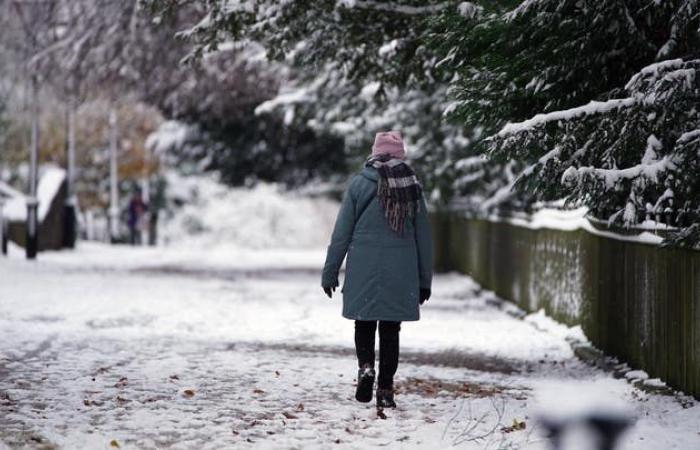 Le Royaume-Uni frissonne alors que le temps neigeux arrive