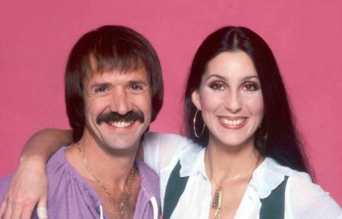 Cher a failli sauter d’un balcon à cause d’un “mariage sans amour” avec Sonny Bono