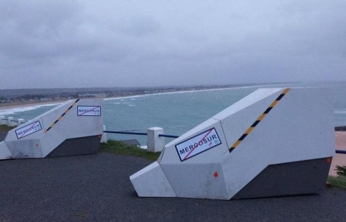 la JA et la FDSEA de La Manche déplacent trois radars de chantier sur la corniche de Carteret