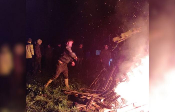 parce que la nuit dernière beaucoup de ronds points étaient en feu