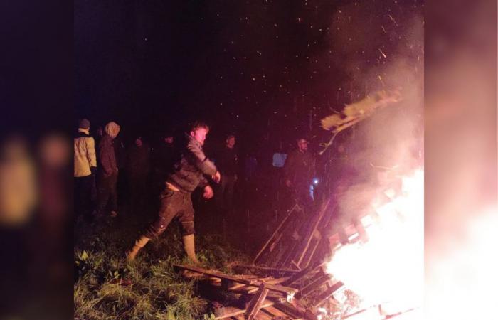 pourquoi de nombreux ronds-points étaient en feu la nuit dernière