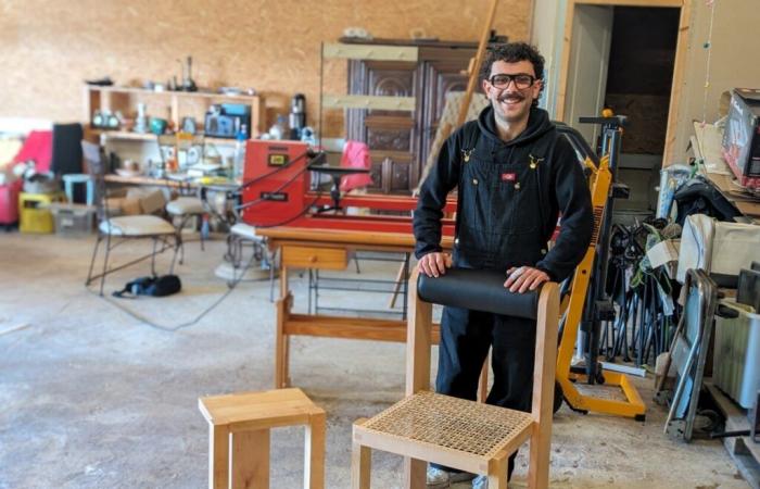 il quitte le secteur immobilier pour créer et produire des chaises et fauteuils dans un village de l’Aude