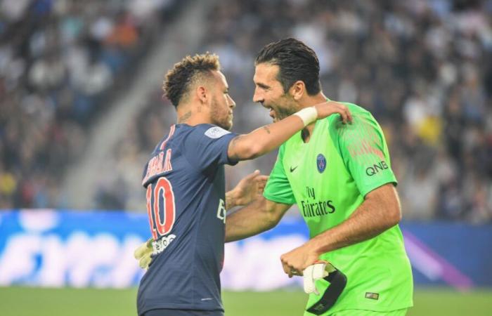 “Il aurait dû remporter cinq Ballon d’Or, Buffon cite Neymar comme l’adversaire le plus fort qu’il ait affronté