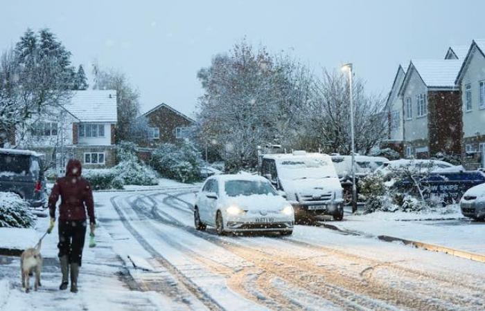 Le Royaume-Uni frissonne alors que le temps neigeux arrive