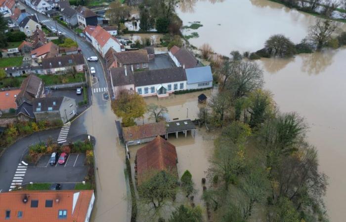 images d’Hesdigneul-lès-Boulogne, inondée à cause du débordement de la Liane