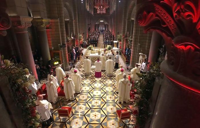 La famille princière réunie autour d’Albert II et de Charlène à la Cathédrale de Monaco pour la fête nationale