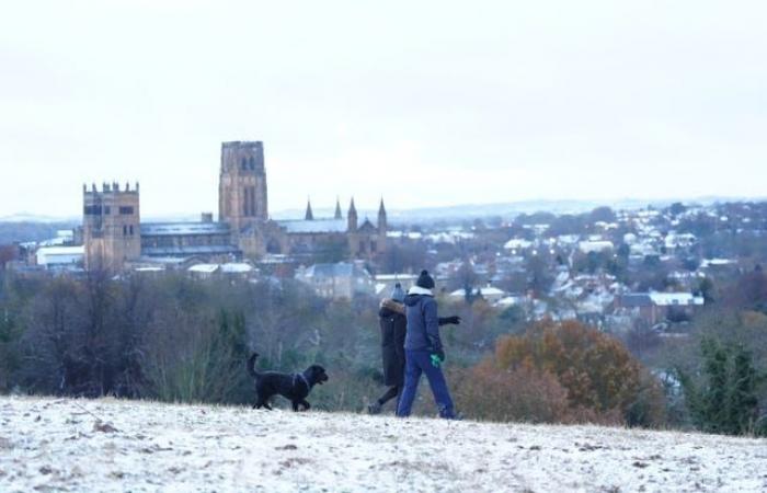 Le Royaume-Uni frissonne alors que le temps neigeux arrive