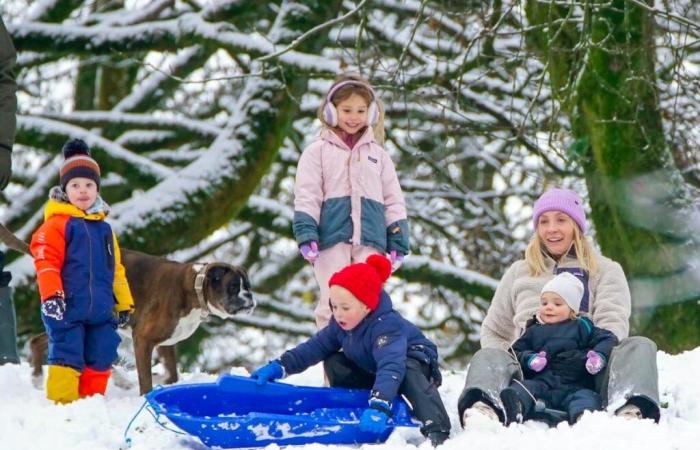 Le Royaume-Uni frissonne alors que le temps neigeux arrive