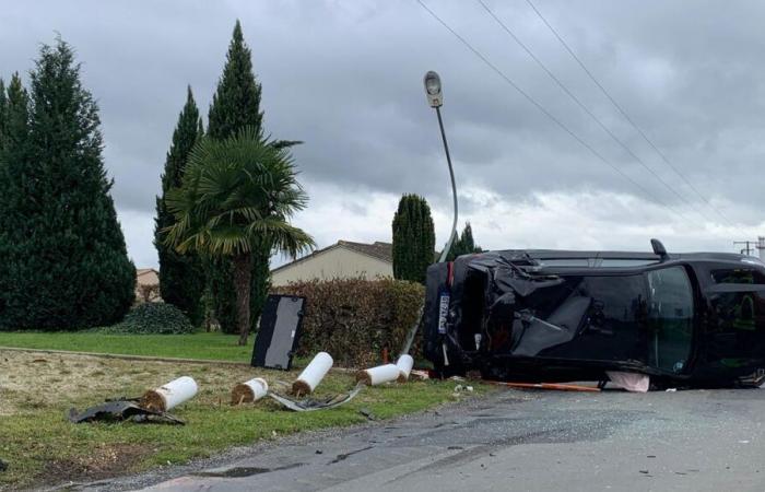 Deux retraités renversent leur voiture en Dordogne après avoir été percutés par une camionnette