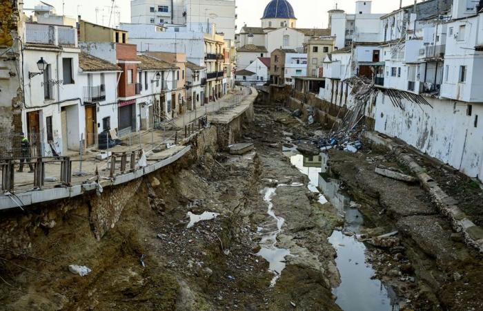 la reconstruction sera dirigée par un ancien général