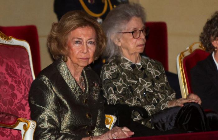 La reine Sofia assiste à un concert avec la princesse Irène après avoir décerné le prix BMW à deux artistes