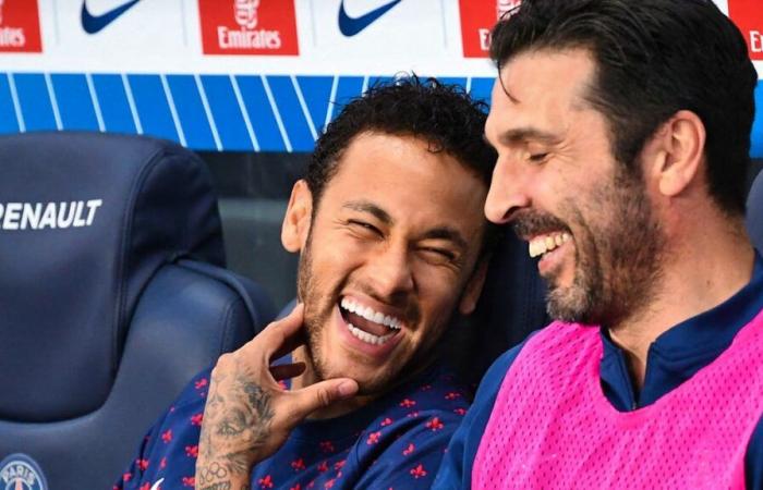 Pour Buffon, “Neymar aurait dû gagner cinq Ballons d’Or”