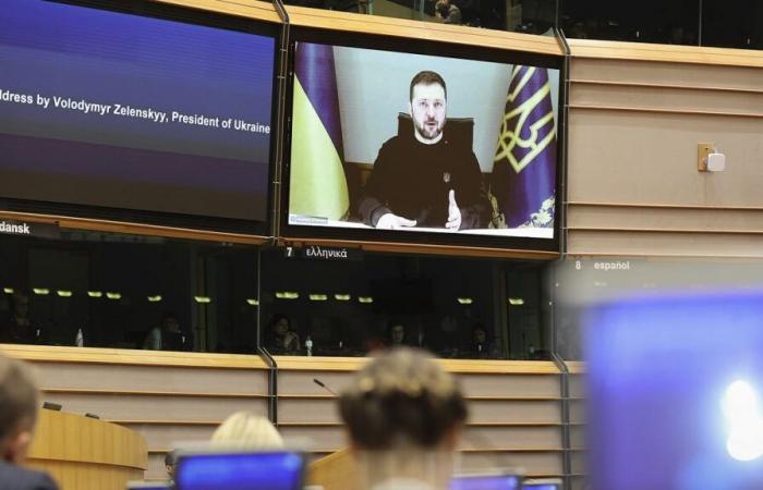 Au millième jour de la guerre en Ukraine, Zelenskyj appelle l’UE à accroître la pression sur Moscou