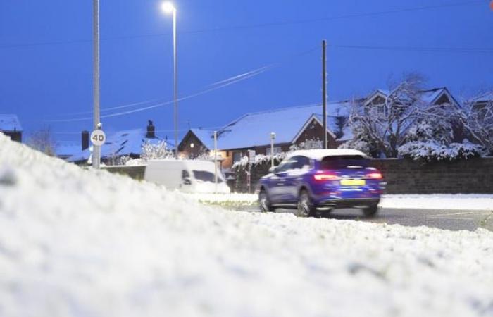 Le Royaume-Uni frissonne alors que le temps neigeux arrive