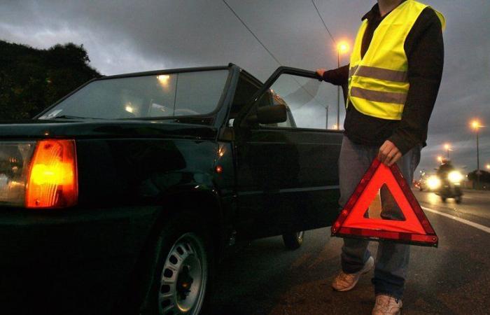 la voiture tombe en panne sur le chemin de la maternité, elle accouche dans un jardin