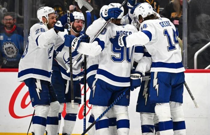 Point aide le Lightning à revenir par derrière contre Pittsburgh