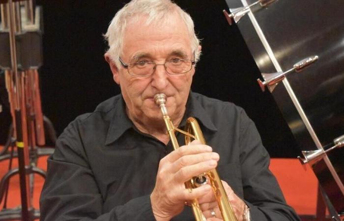 À Saint-Denis-de-Gastines, ce musicien amateur joue en harmonie depuis 60 ans