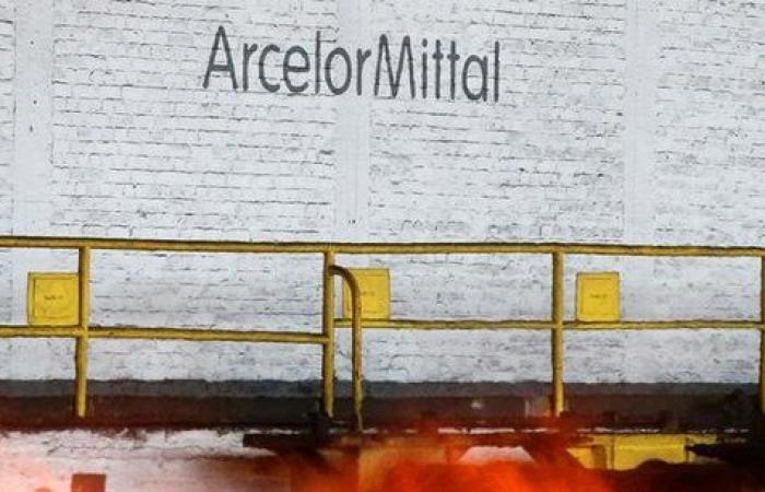 ArcelorMittal veut réduire ses effectifs et fermer deux sites en France